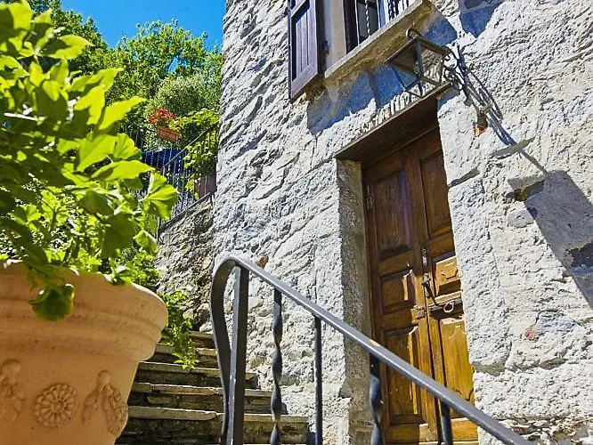 Casa La Terrazza Uno C Tatil Evi Cannobio